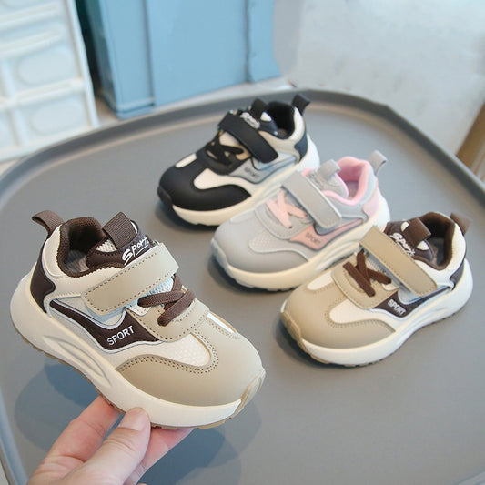 Kids sport shoes