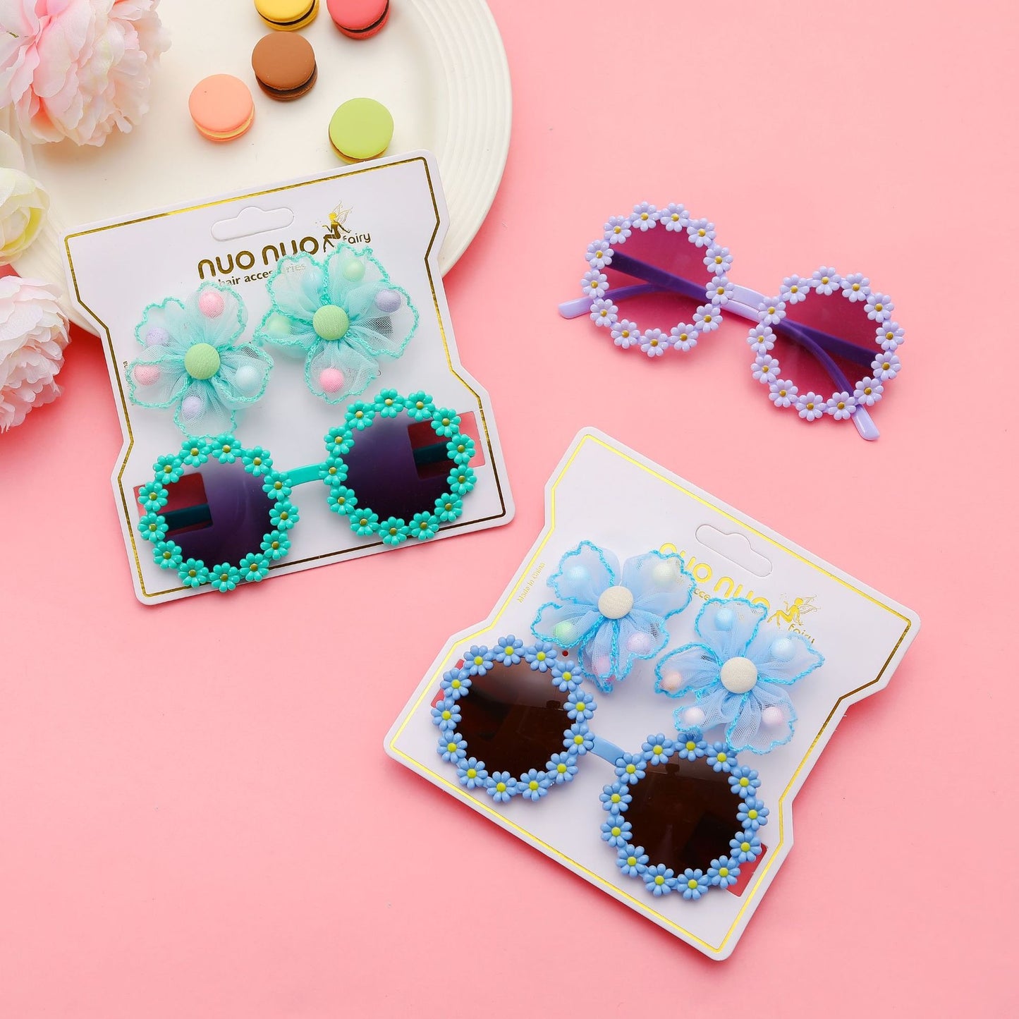 Hair clips and sunglasses