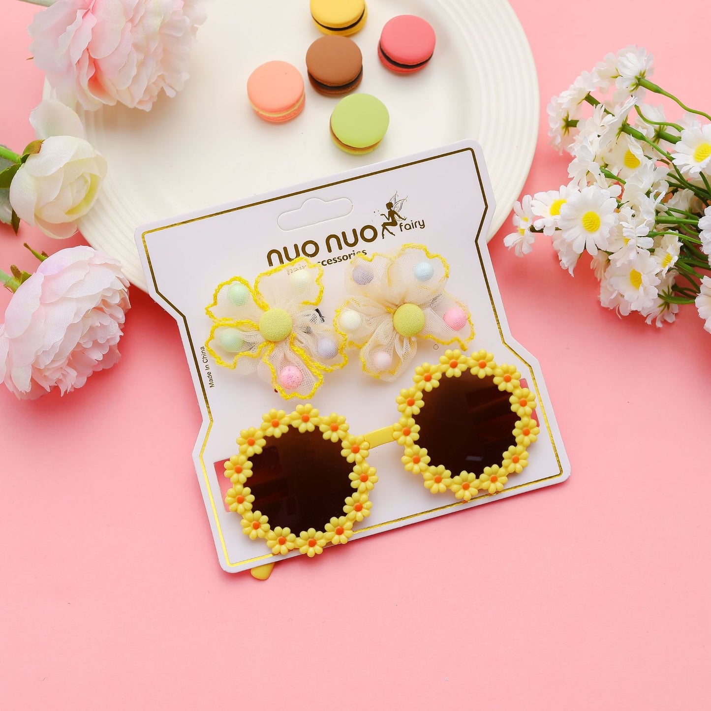 Hair clips and sunglasses